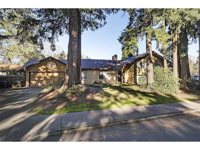 2571 SE Singing Woods Dr Hillsboro, OR 97123