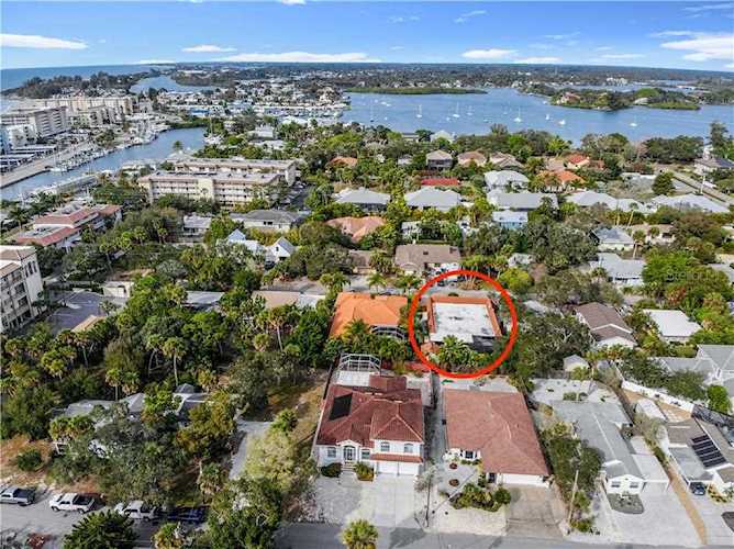 817 Madrid Ave Venice, FL 34285