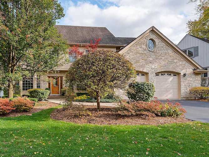 225 Powell St Clarendon Hills, IL 60514