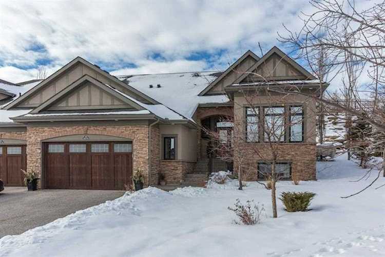 33 Elmont View SW Calgary, AB T3H 0K5