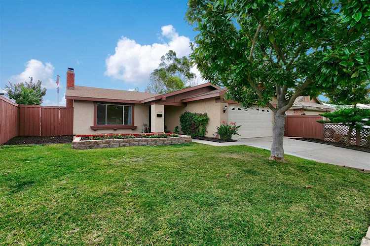 11269 Linares San Diego, CA 92129