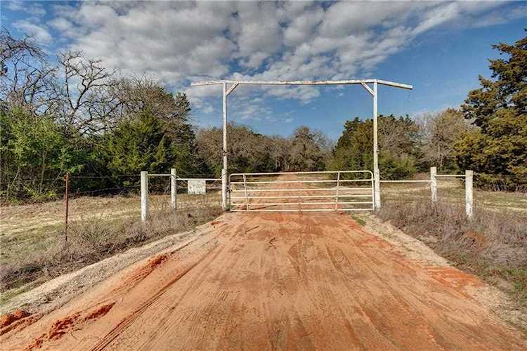 498 Red Rock Ranch RD Red Rock, TX 78662 MLS 2155680