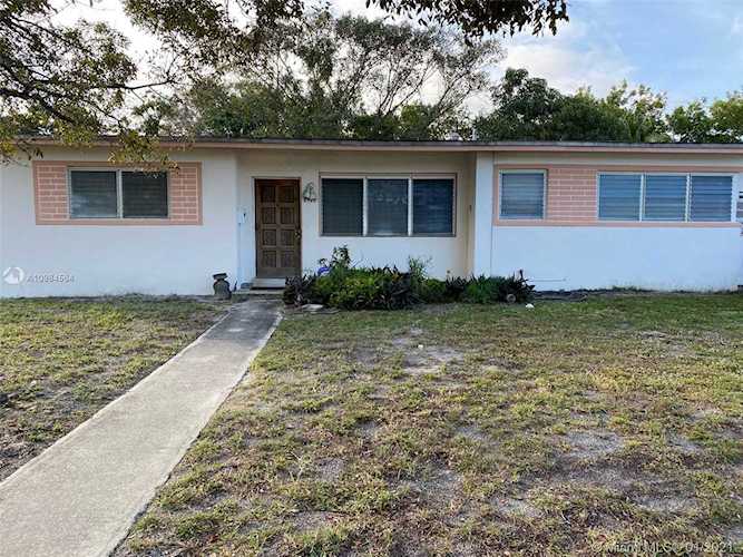 3780 NW 192nd St Miami Gardens, FL 33055