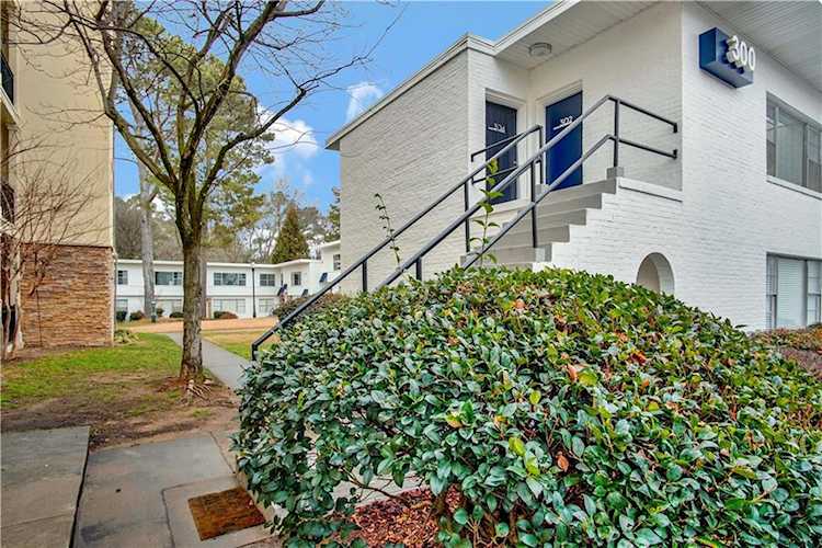 2250 Cheshire Bridge Rd NE #302 Atlanta, GA 30324