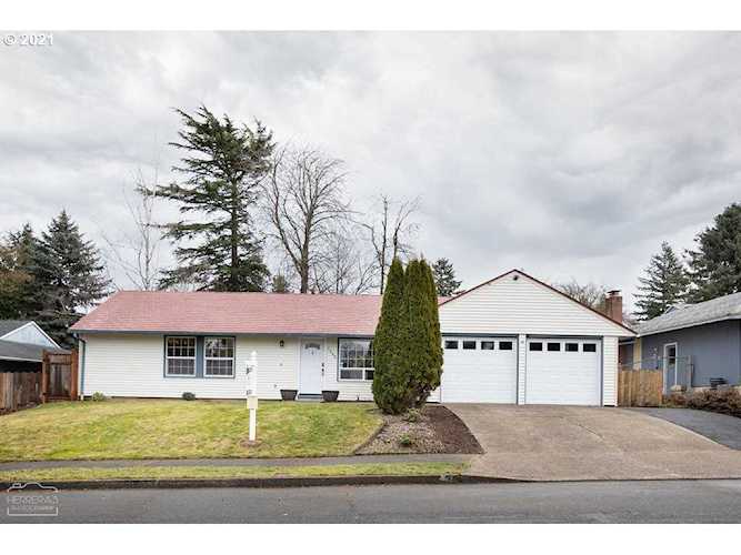 1242 SE 211th Ave Gresham, OR 97030