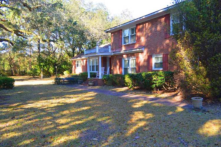 7019 Old Jacksonboro Ravenel, SC 29470