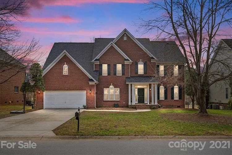 12024 Farnborough Rd Huntersville, NC 28078