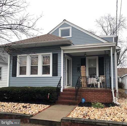 40 Emanuel St Hamilton, NJ 08610