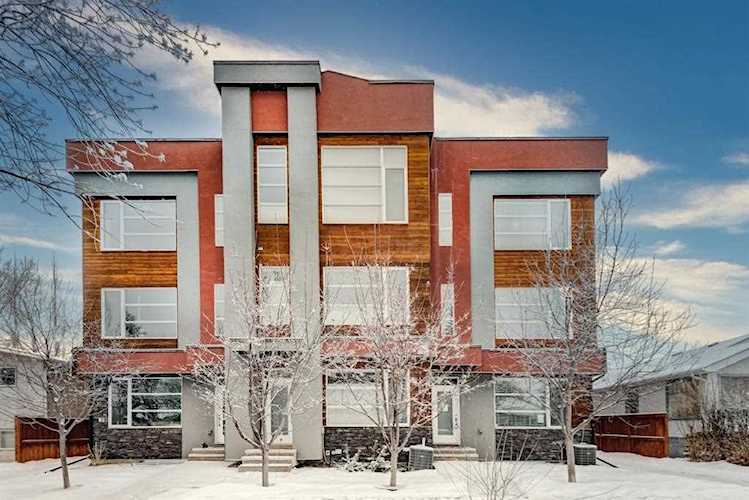 308 11 Ave NE #4 Calgary, AB T2E 0Z1