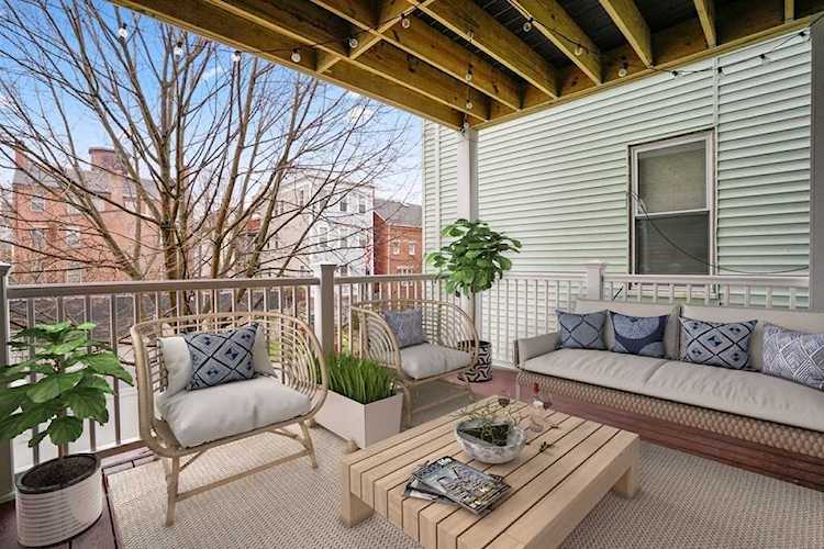 242 W 5th St #3 Boston, MA 02127