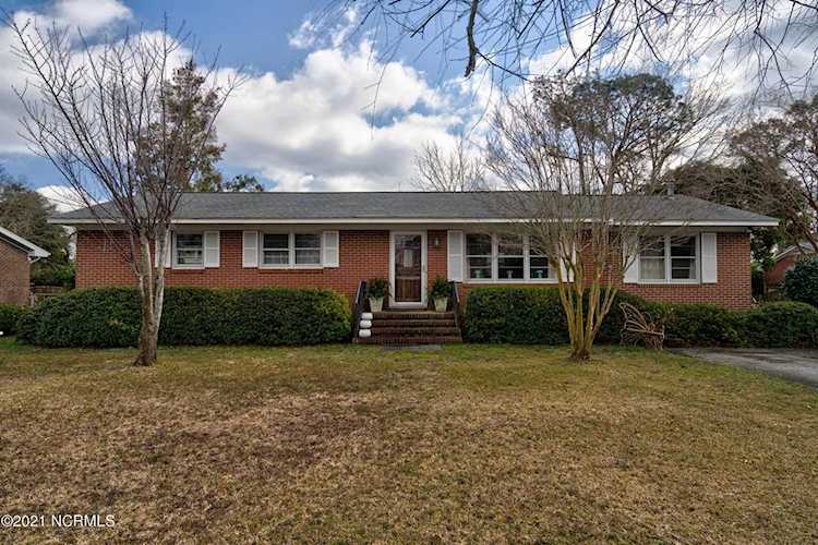 Home For Sale At 143 Stonewall Jackson Drive, Wilmington NC 28412 $280,000 Photo 1