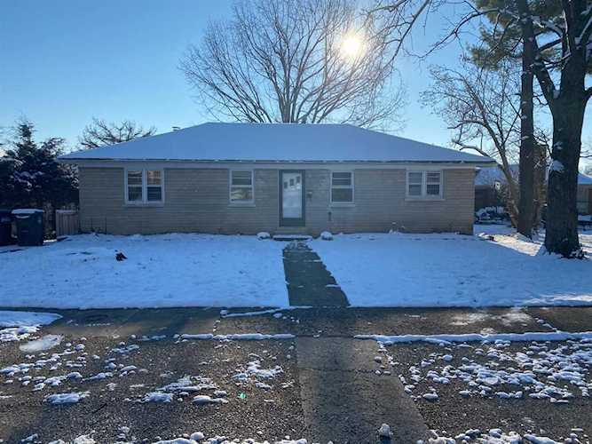 311 Hillcrest Versailles, KY 40383