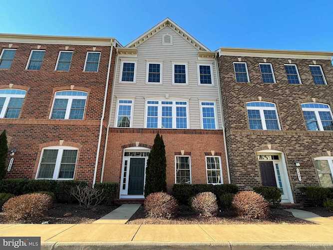 24643 Red Lake Terrace Sterling, VA 20166 | MLS ® VALO429388 Photo 1