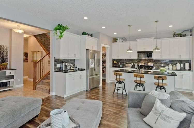153 Wildrose Dr Strathmore, AB T1P 0G5