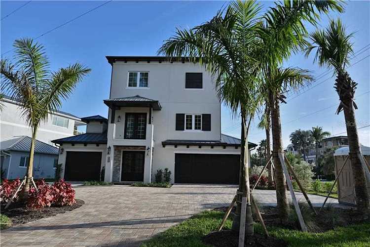 500 Buttonwood Dr Longboat Key, FL 34228