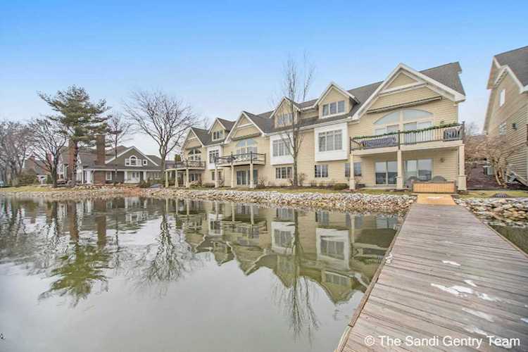 17531 N Fruitport Rd Spring Lake, MI 49456