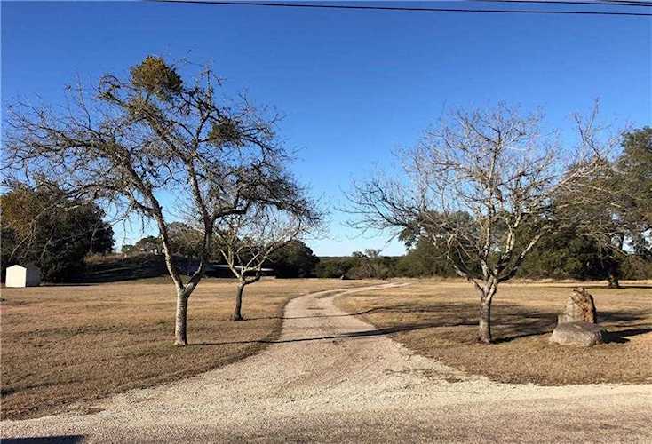 211 Grande ST Driftwood, TX 78619