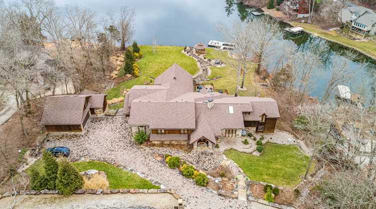 7268 E North Shore DR Hartsburg, MO 65039