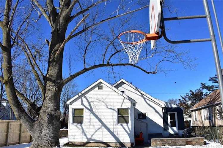 239 Brown Street Hartford, CT 06114