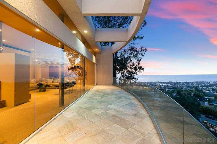 1080 Muirlands Drive La Jolla, CA 92037