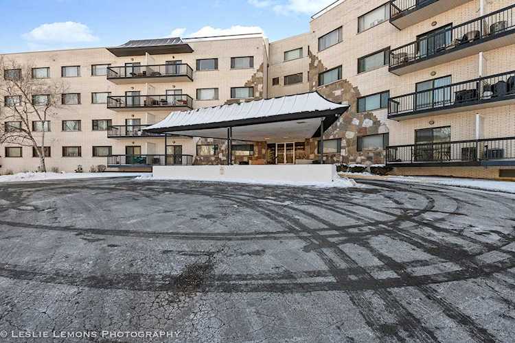 6700 S Brainard Ave #220 Countryside, IL 60525