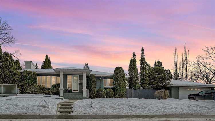 9755 144 Street Edmonton, AB T5N 2T4