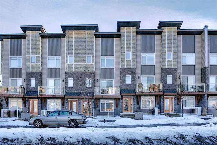 293 Skyview Ranch Rd NE Calgary, AB T3N 0L7