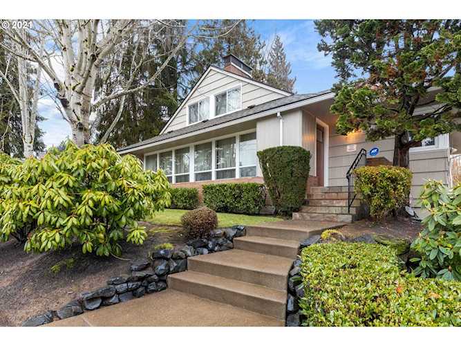 9095 SW Robert Gray Ln Portland, OR 97225