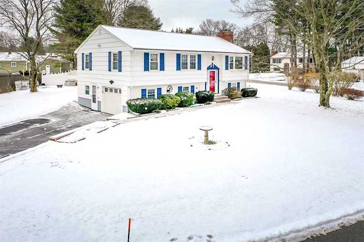 23 Marsh Ave Salem, NH 03079 | MLS 4846081 Photo 1