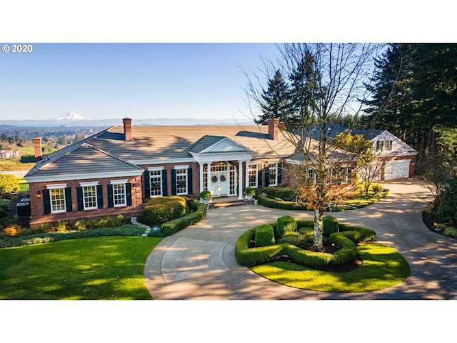 25800 SW Petes Mountain Rd West Linn, OR 97068