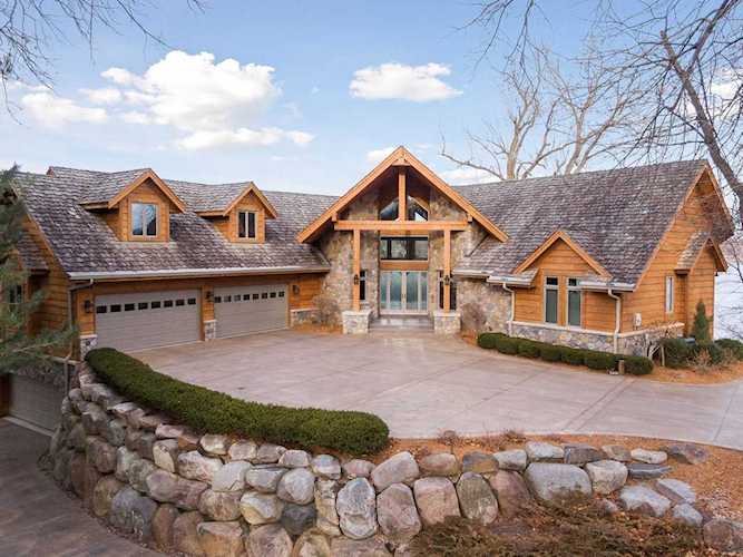 357 Maple Island Road Burnsville, MN 55306