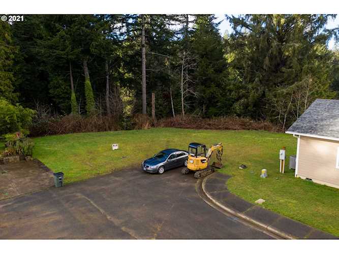 0 Pennsylvania Pl #9 Coos Bay, OR 97420
