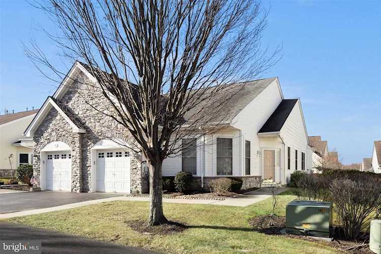 183 Meadowlark Dr For Sale in Hamilton Photo 1