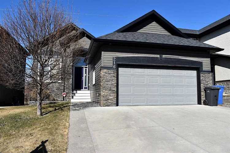216 Aspenmere Close Chestermere, AB T1X 0G3