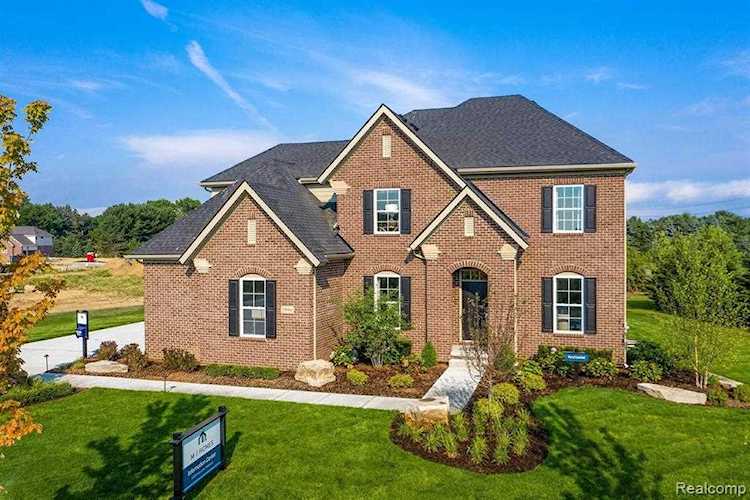 24061 Presidio Ln Novi, MI 48374 | MLS 2210007849 Photo 1