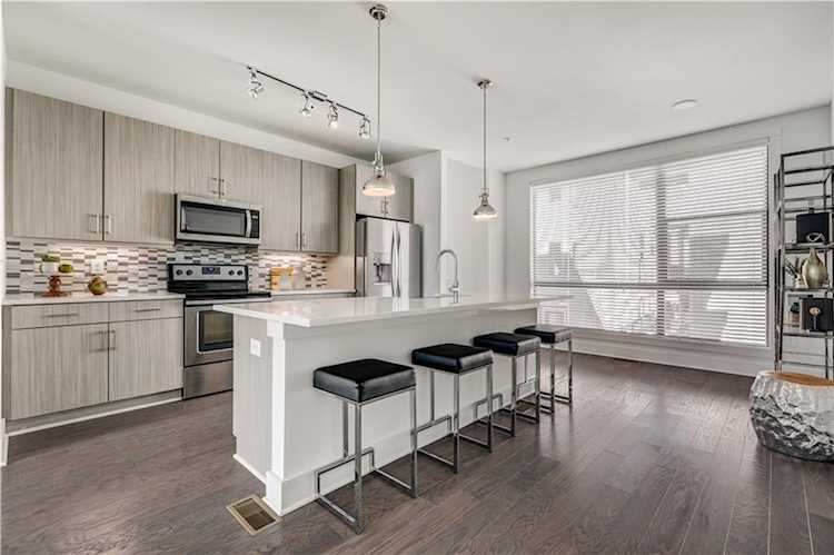 995 Moda Dr Atlanta, GA 30316