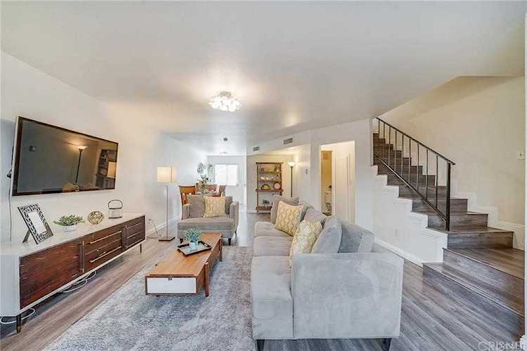 4230 Whitsett Avenue #9 Studio City, CA 91604