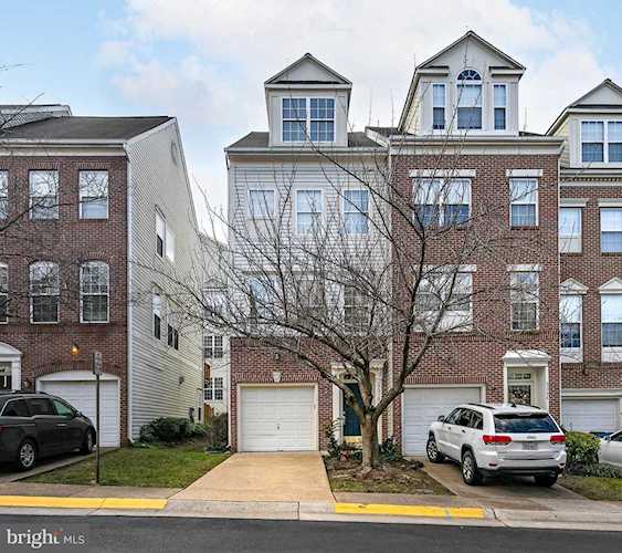 5310 Chieftain Circle Alexandria, VA 22312 | MLS ® VAFX1173886 Photo 1