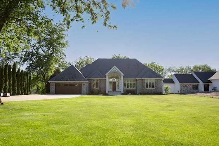 1517 Parker Ct Janesville, WI 53545