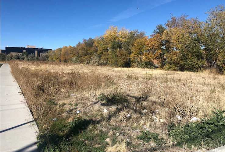 2942 Redwood Rd West Valley City, UT 84119