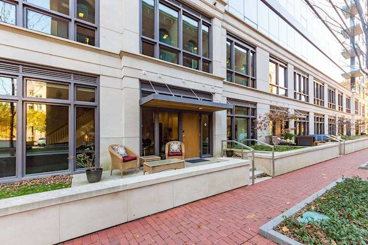 250 W Spring Street Columbus, OH 43215