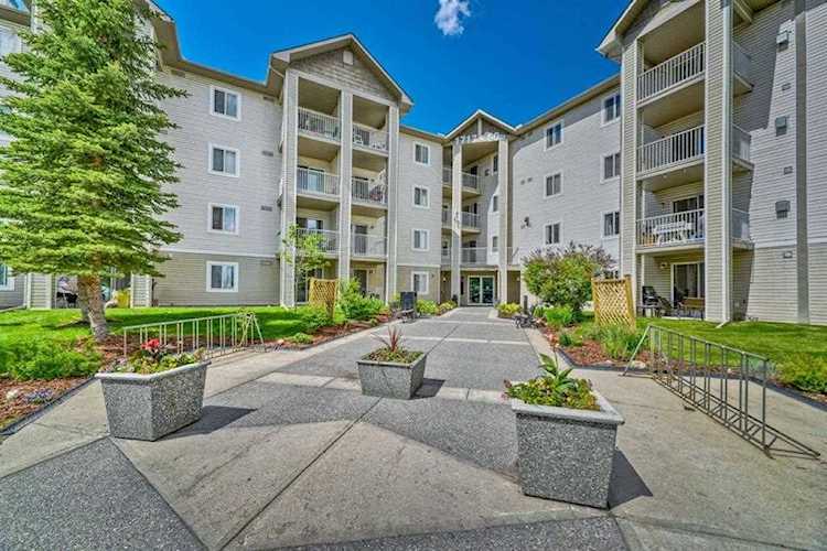 1717 60 St SE #337 Calgary, AB T2A 7Y7