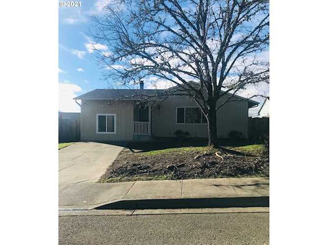 380 NW Elizabeth Ave Winston, OR 97496