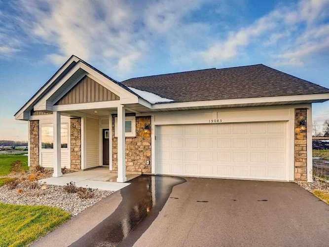 4918 93rd Way N Brooklyn Park, MN 55443