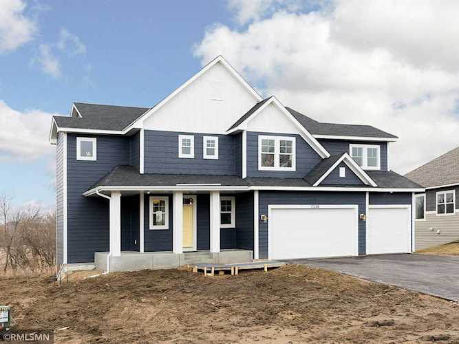 9237 Maas Drive Minnetrista, MN 55387