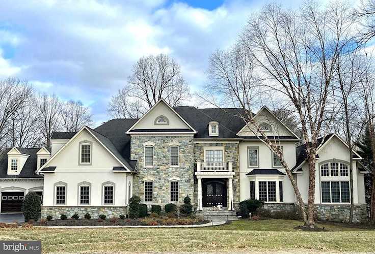 2539 Donns Way Oakton, VA 22124