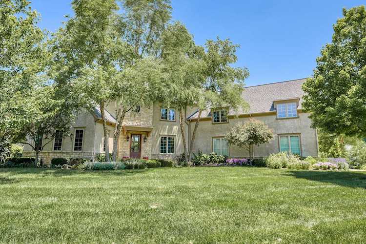 6895 Macneil Drive Dublin, OH 43017