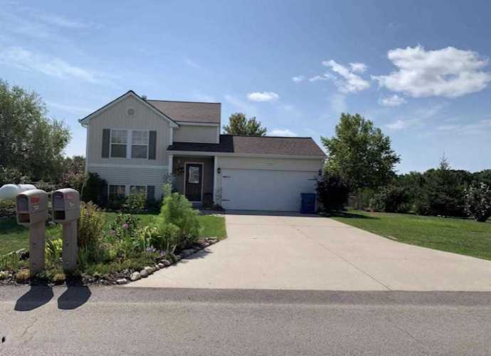 7524 NE Red Cedar Dr Cedar Springs, MI 49319