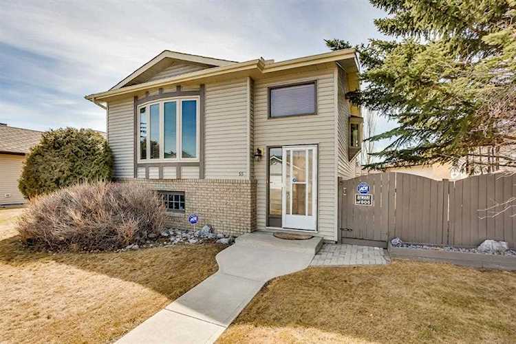55 Appletree Crescent SE Calgary, AB T2A 7L1