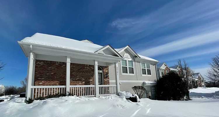 2701 Neubauer Circle Lindenhurst, IL 60046